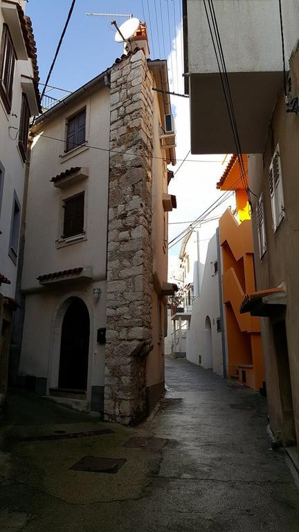 Апартаменты Old Town Baska Экстерьер фото